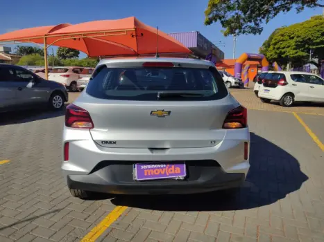 CHEVROLET Onix Sedan 1.0 4P FLEX JOY, Foto 5