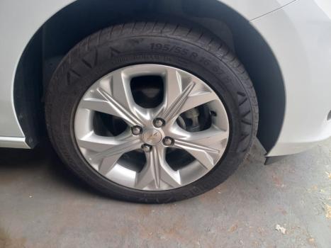 CHEVROLET Onix Sedan 1.0 12V 4P FLEX LTZ PLUS TURBO AUTOM�TICO, Foto 2