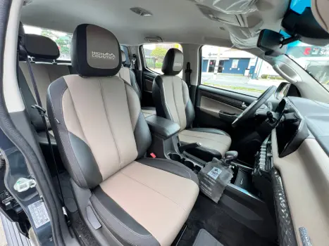 CHEVROLET S10 2.8 12V HIGH COUNTRY CABINE DUPLA 4X4 TURBO DIESEL AUTOMÁTICO, Foto 11 CHEVROLET S10 2.8 12V HIGH COUNTRY CABINE DUPLA 4X4 TURBO DIESEL AUTOMÁTICO, Foto 11