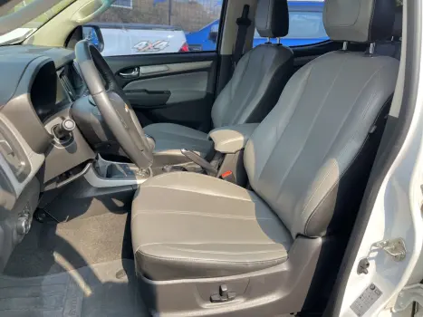 CHEVROLET S10 2.8 16V LTZ CABINE DUPLA 4X4 TURBO DIESEL AUTOMÁTICO, Foto 18 CHEVROLET S10 2.8 16V LTZ CABINE DUPLA 4X4 TURBO DIESEL AUTOMÁTICO, Foto 18