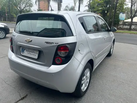 CHEVROLET Sonic Hatch 1.6 16V 4P LT FLEX AUTOMÁTICO, Foto 6 CHEVROLET Sonic Hatch 1.6 16V 4P LT FLEX AUTOMÁTICO, Foto 6