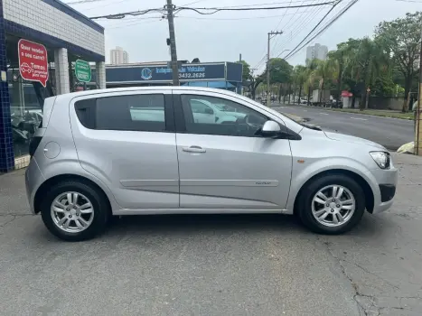 CHEVROLET Sonic Hatch 1.6 16V 4P LT FLEX AUTOMÁTICO, Foto 8 CHEVROLET Sonic Hatch 1.6 16V 4P LT FLEX AUTOMÁTICO, Foto 8