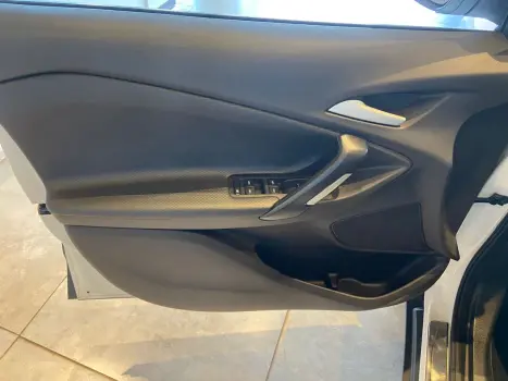 CHEVROLET Tracker 1.0 12V 4P FLEX TURBO LT AUTOMÁTICO, Foto 7 CHEVROLET Tracker 1.0 12V 4P FLEX TURBO LT AUTOMÁTICO, Foto 7