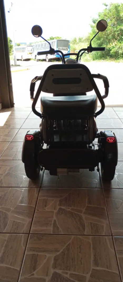 CHIN�S & CIA 800 W BATERIA L�TIO, Foto 4