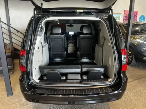 CHRYSLER Town & Country 3.6 V6 12V 4P LIMITED AUTOMÁTICO, Foto 6