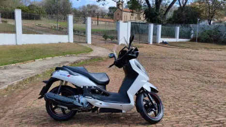 DAFRA Citycom 300 I , Foto 2