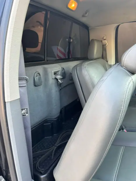 DODGE Ram 5.9 I6 24V 2500 SLT 4X4 CABINE SIMPLES HAVE DUTY TURBO DIESEL AUTOM�TICO, Foto 18