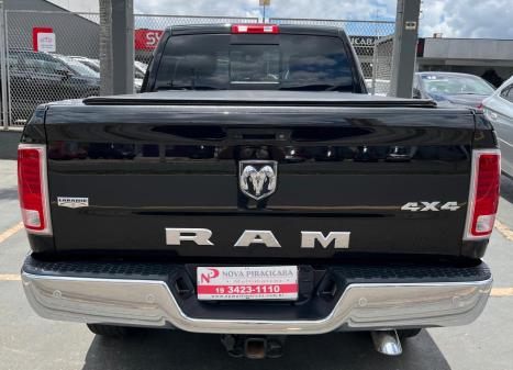 DODGE Ram 6.7 I6 24V 4P 2500 LARAMIE 4X4 TURBODIESEL  AUTOMÁTICO CABINE DUPLA, Foto 3 DODGE Ram 6.7 I6 24V 4P 2500 LARAMIE 4X4 TURBODIESEL  AUTOMÁTICO CABINE DUPLA, Foto 3