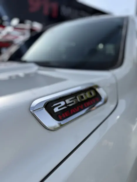 DODGE Ram 6.7 I6 24V 4P 2500 LARAMIE 4X4 TURBODIESEL  AUTOMTICO CABINE DUPLA, Foto 3