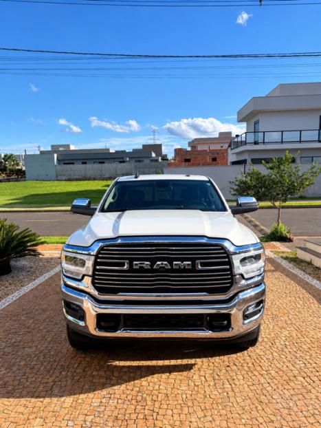DODGE Ram 6.7 I6 24V 4P 2500 LARAMIE 4X4 TURBODIESEL  AUTOMÁTICO CABINE DUPLA, Foto 3