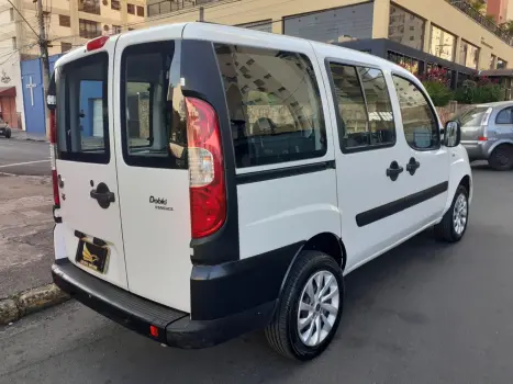 FIAT Doblo 1.8 16V 4P FLEX ESSENCE 6 LUGARES, Foto 4