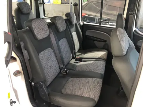 FIAT Doblo 1.8 16V 4P FLEX ESSENCE 7 LUGARES, Foto 6