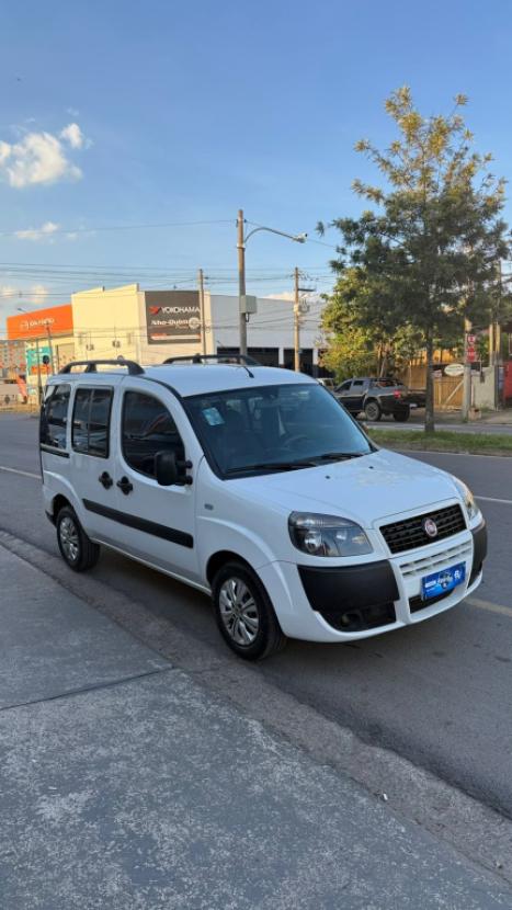 FIAT Doblo 1.8 16V 4P FLEX ESSENCE 7 LUGARES, Foto 1