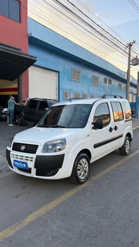 FIAT Doblo 1.8 16V 4P FLEX ESSENCE 7 LUGARES, Foto 2
