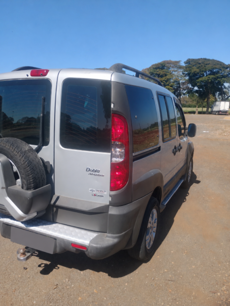 FIAT Doblo 1.8 16V 4P FLEX ADVENTURE 6 LUGARES, Foto 3