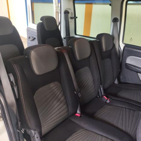 FIAT Doblo 1.8 16V 4P FLEX ESSENCE 7 LUGARES, Foto 9