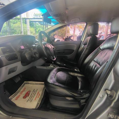 FIAT Linea 1.8 16V 4P FLEX ESSENCE DUALOGIC AUTOMATIZADO, Foto 7