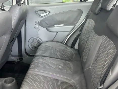 FIAT Palio 1.4 4P FLEX ATTRACTIVE, Foto 11 FIAT Palio 1.4 4P FLEX ATTRACTIVE, Foto 11