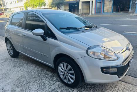 FIAT Punto 1.4 4P ATTRACTIVE FLEX, Foto 3 FIAT Punto 1.4 4P ATTRACTIVE FLEX, Foto 3
