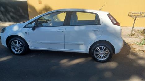 FIAT Punto 1.4 4P FLEX ATTRACTIVE ITALIA, Foto 2 FIAT Punto 1.4 4P FLEX ATTRACTIVE ITALIA, Foto 2