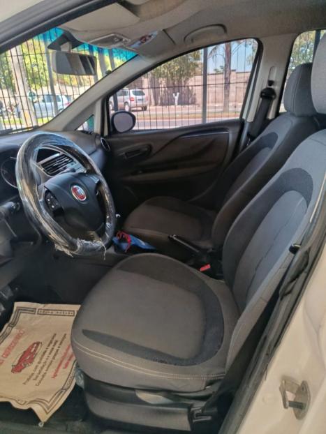 FIAT Punto 1.4 4P FLEX ATTRACTIVE ITALIA, Foto 6