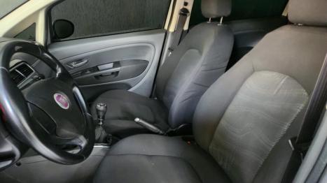 FIAT Punto 1.4 FLEX 4P, Foto 2