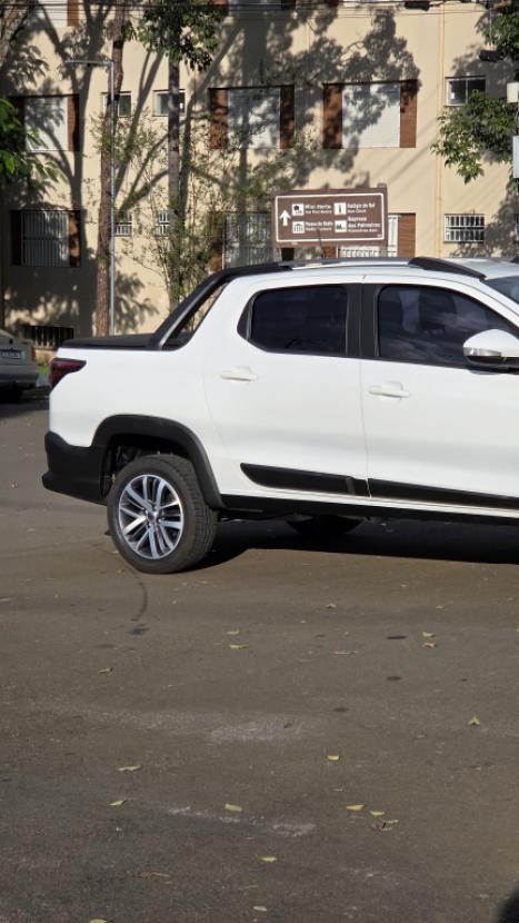 FIAT Strada 1.3 4P FIREFLY FLEX VOLCANO CABINE DUPLA AUTOM�TICO, Foto 3