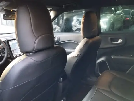 FIAT Toro 1.3 16V 4P FLEX 270 TURBO VOLCANO AUTOMÁTICO, Foto 12 FIAT Toro 1.3 16V 4P FLEX 270 TURBO VOLCANO AUTOMÁTICO, Foto 12