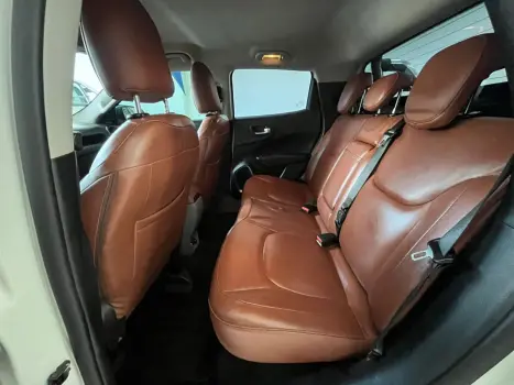 FIAT Toro 2.4 16V 4P MULTIAIR FLEX VOLCANO AUTOM�TICO, Foto 14