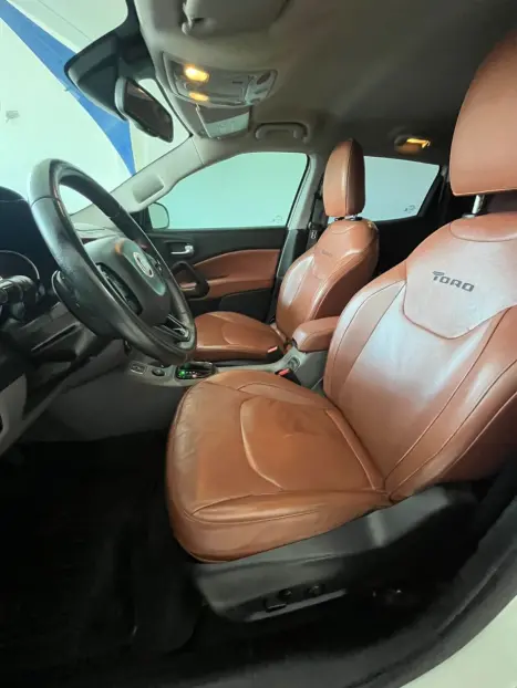 FIAT Toro 2.4 16V 4P MULTIAIR FLEX VOLCANO AUTOM�TICO, Foto 17