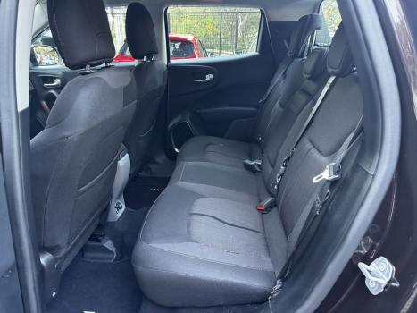 FIAT Toro 2.4 16V 4P MULTIAIR FLEX VOLCANO AUTOM�TICO, Foto 8