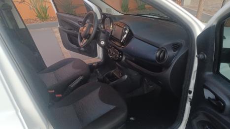 FIAT Uno 1.0 4P FLEX ATTRACTIVE, Foto 2