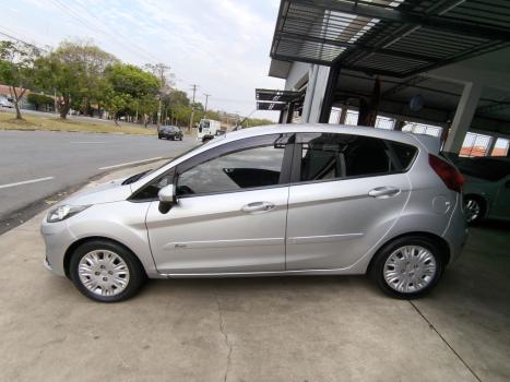 FORD Fiesta Hatch 1.6 4P SE PLUS FLEX AUTOMÁTICO, Foto 4 FORD Fiesta Hatch 1.6 4P SE PLUS FLEX AUTOMÁTICO, Foto 4