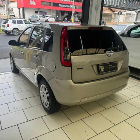 FORD Fiesta Hatch 1.6, Foto 2