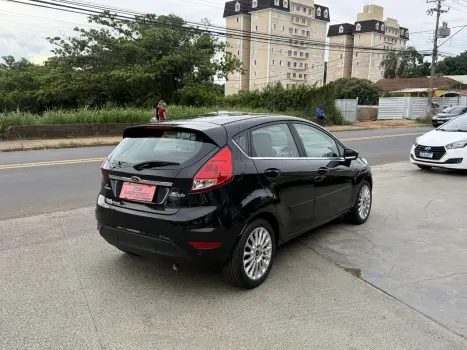 FORD Fiesta Hatch 1.6 16V 4P FLEX TITANIUM PLUS POWERSHIFT AUTOM�TICO, Foto 6