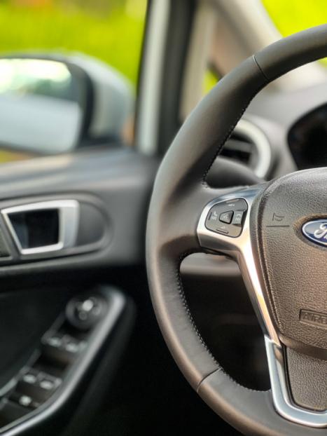 FORD Fiesta Hatch 1.6 16V 4P FLEX SE POWERSHIFT AUTOM�TICO, Foto 7