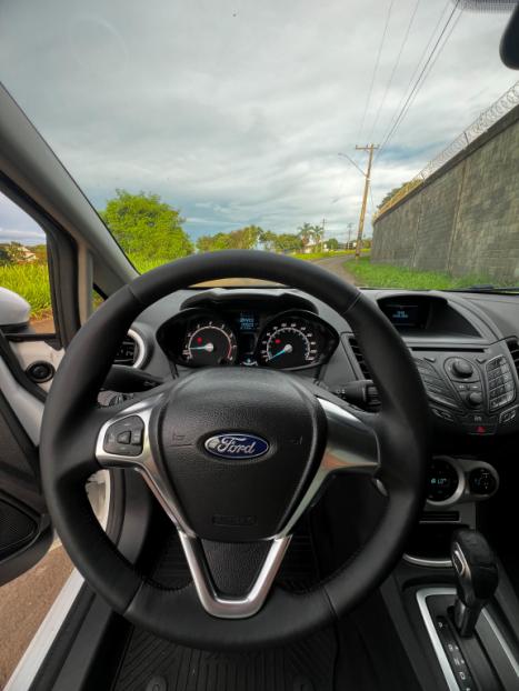 FORD Fiesta Hatch 1.6 16V 4P FLEX SE POWERSHIFT AUTOM�TICO, Foto 11