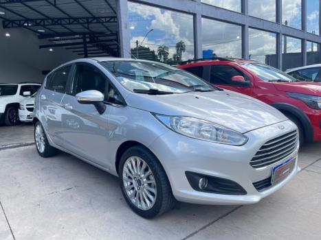 FORD Fiesta Hatch 1.6 4P FLEX TITANIUM POWERSHIFT AUTOM�TICO, Foto 2