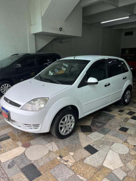 FORD Fiesta Hatch 1.6 4P, Foto 2