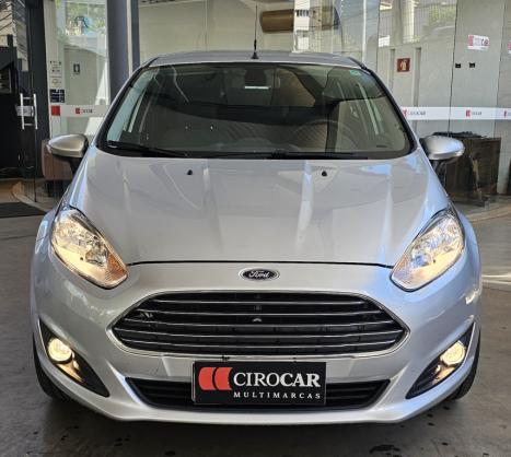 FORD Fiesta Hatch 1.6 16V 4P FLEX TITANIUM PLUS POWERSHIFT AUTOM�TICO, Foto 2