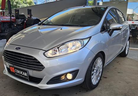 FORD Fiesta Hatch 1.6 16V 4P FLEX TITANIUM PLUS POWERSHIFT AUTOM�TICO, Foto 3