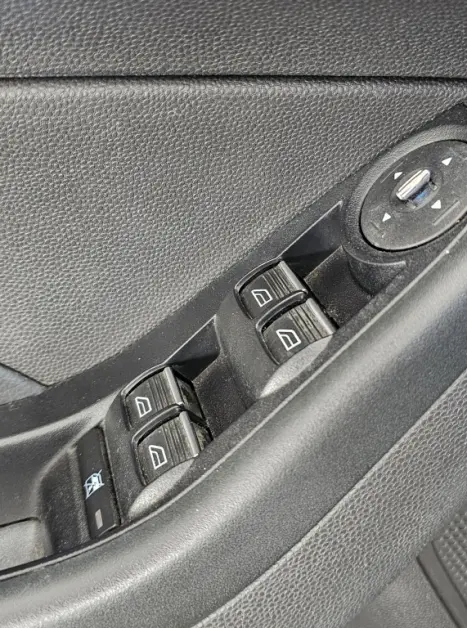 FORD Fiesta Hatch 1.6 16V 4P FLEX TITANIUM PLUS POWERSHIFT AUTOM�TICO, Foto 17