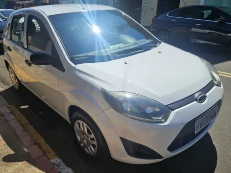 FORD Fiesta Hatch 1.6 4P, Foto 2
