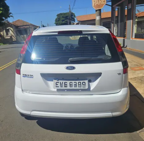 FORD Fiesta Hatch 1.6 4P, Foto 3