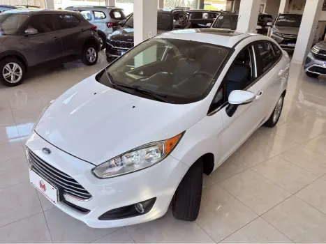 FORD Fiesta Hatch 1.6 4P FLEX TITANIUM PLUS POWERSHIFT AUTOM�TICO, Foto 3
