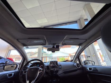 FORD Fiesta Hatch 1.6 4P FLEX TITANIUM PLUS POWERSHIFT AUTOM�TICO, Foto 9