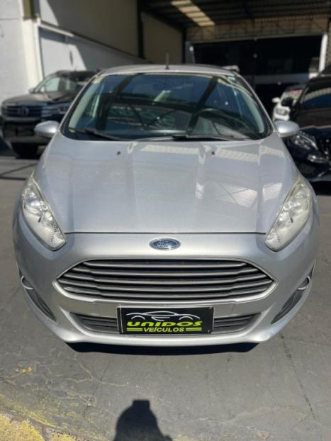 FORD Fiesta Hatch 1.6 4P, Foto 2