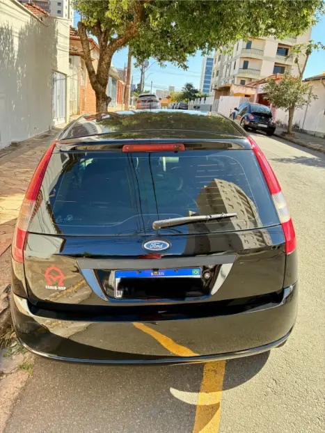 FORD Fiesta Hatch 1.6 4P, Foto 2