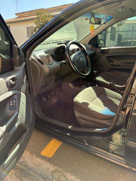 FORD Fiesta Hatch 1.6 4P, Foto 3