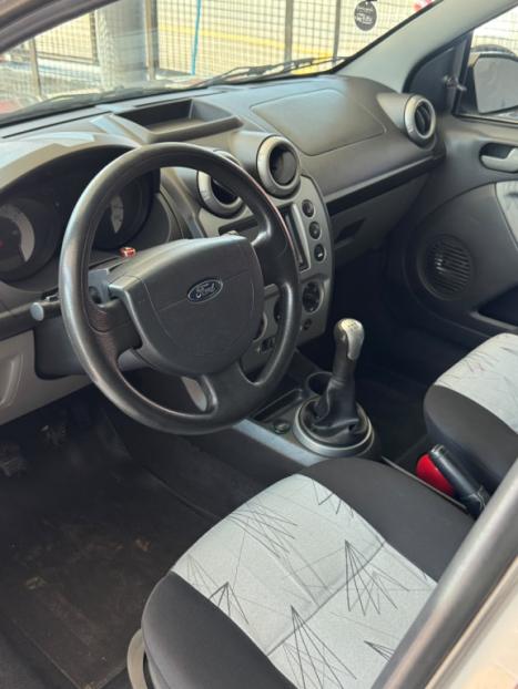 FORD Fiesta Hatch 1.6 4P, Foto 12